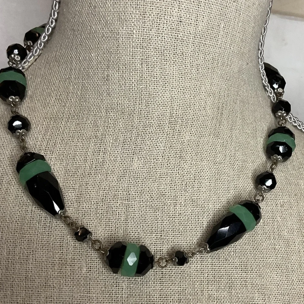 Vintage Green and Black glass bead mid century modern necklace